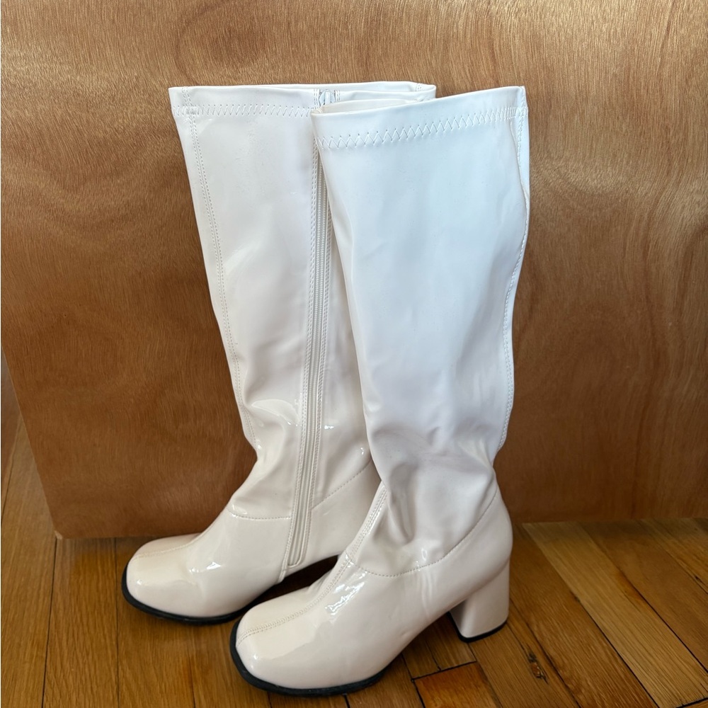 Elegant White Knee-High Women's Boots